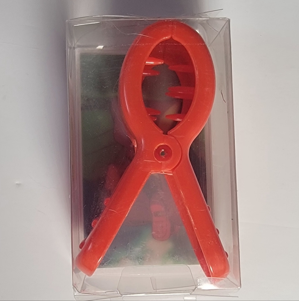 Studio Ghibli The Secret World of Arrietty The Borrower Arrietty Hair Clip Red